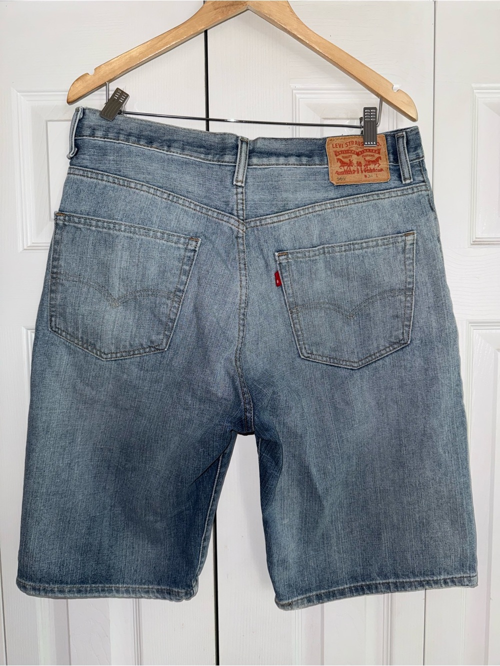 Y2K Levi’s 569 loose straight shorts size 34